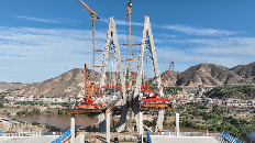 黄河上游首座八车道跨河大桥即将跨越天险实现“牵手”