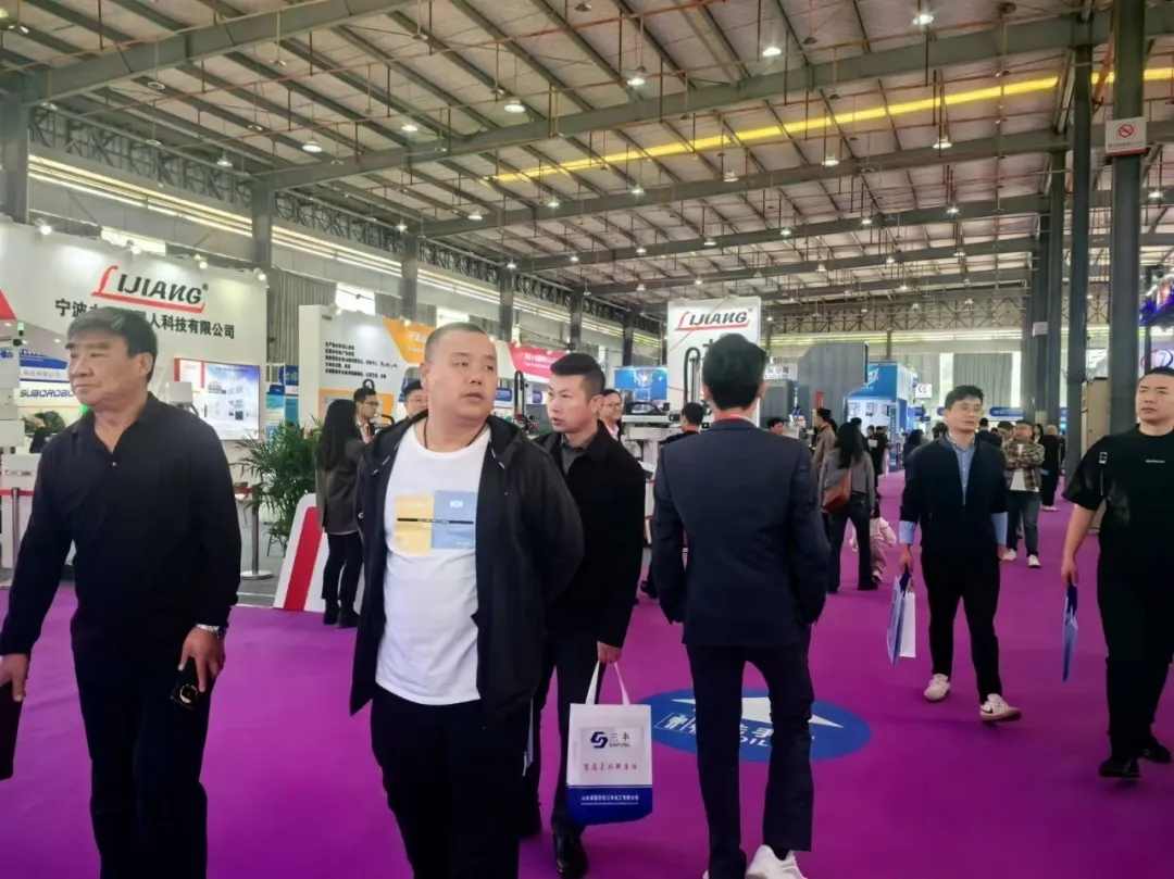 开展第二天！第二十五届塑博会现场直击