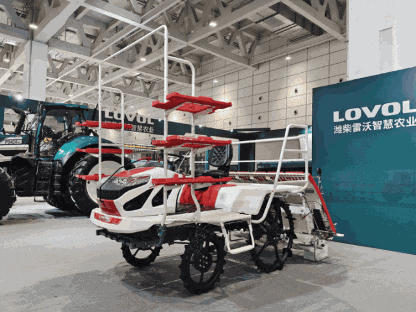 新“豆”能丨潍柴雷沃智能农机亮相全国粮油和大豆产业博览会