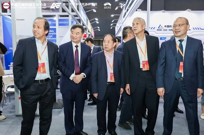 2024工程机械行业科技节在杭州开幕，首日活动精彩纷呈