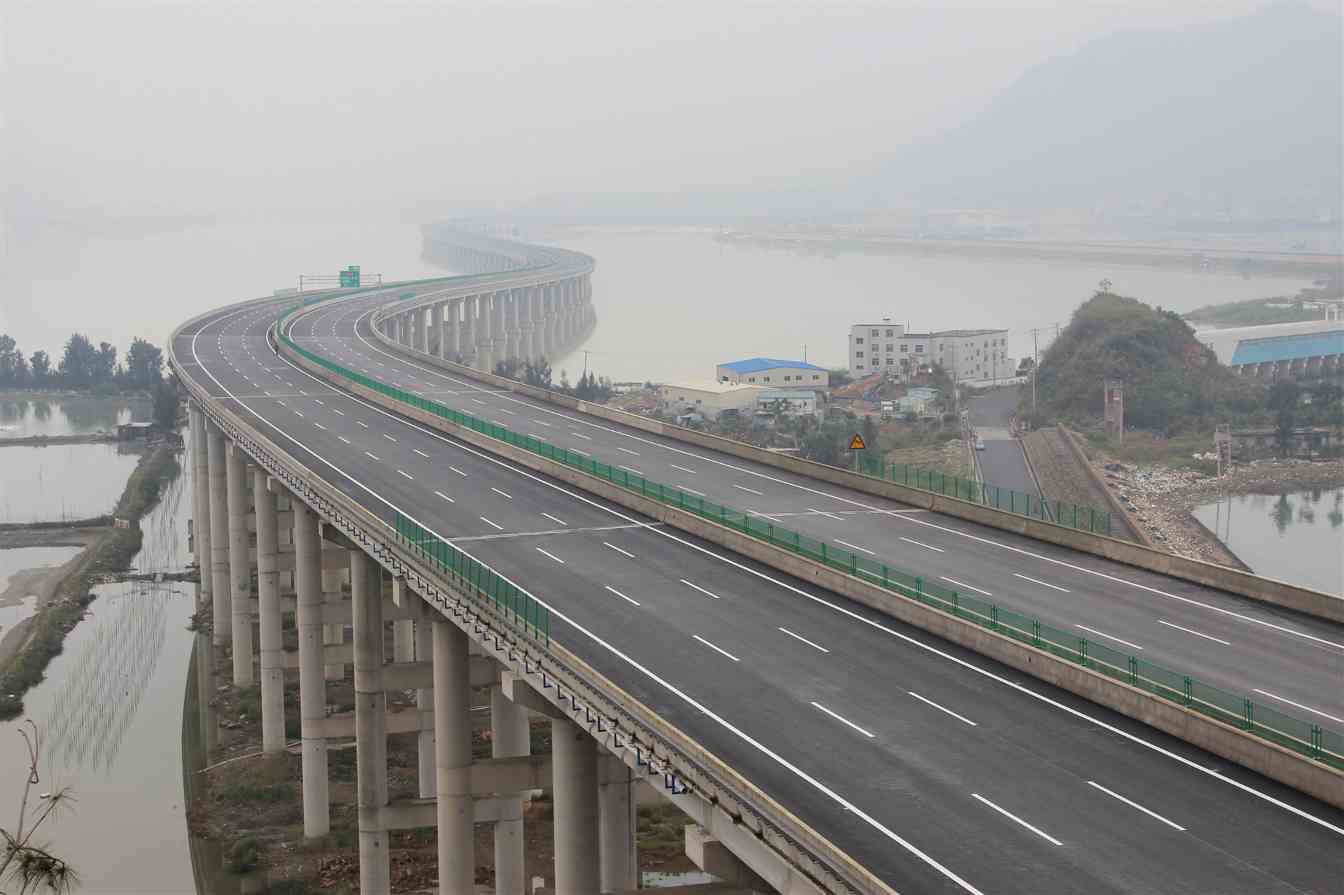 沈海复线宁连B1合同段顺利通车