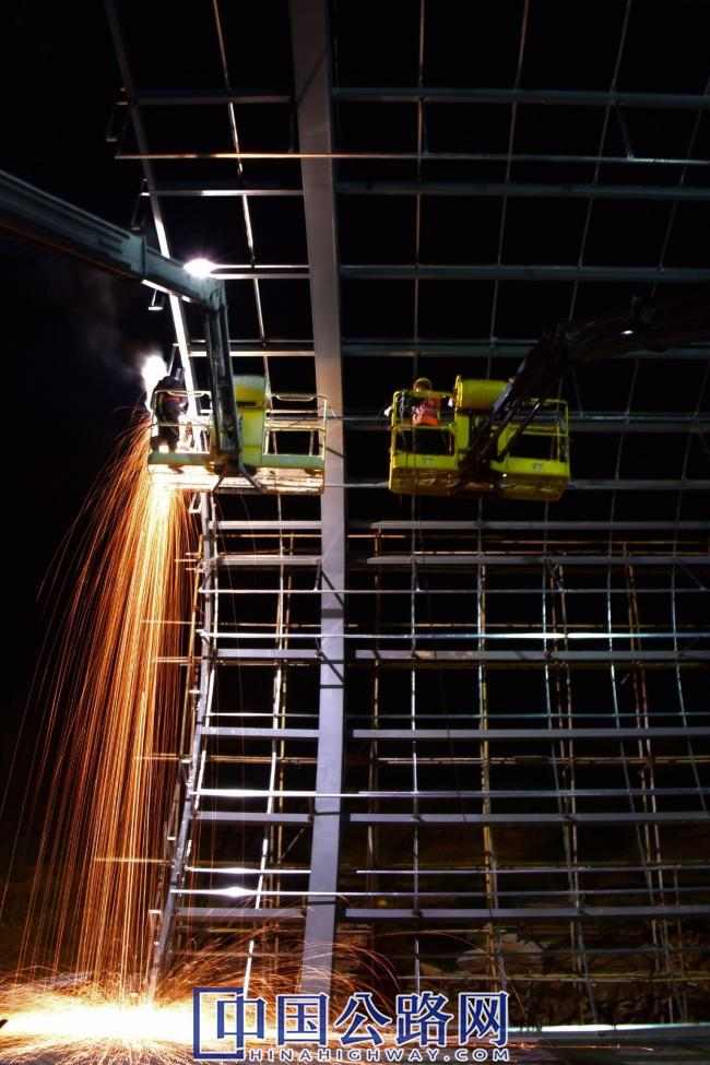 摄影月赛丨14-火瀑（图）