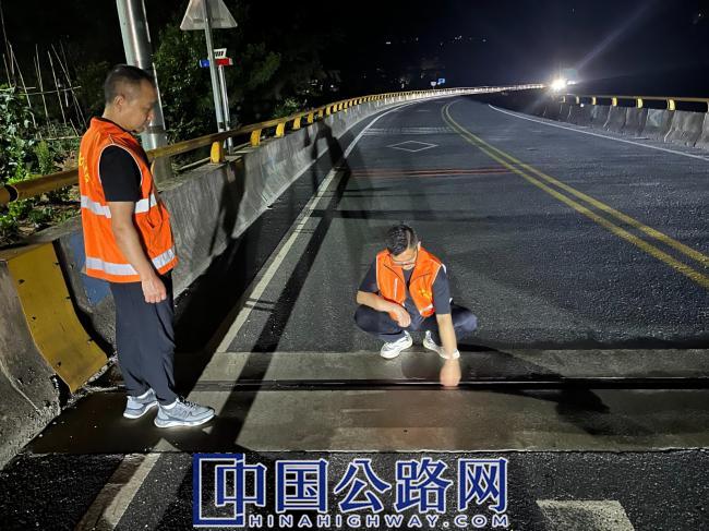 摄影月赛丨15-夜间巡查进行时（图）