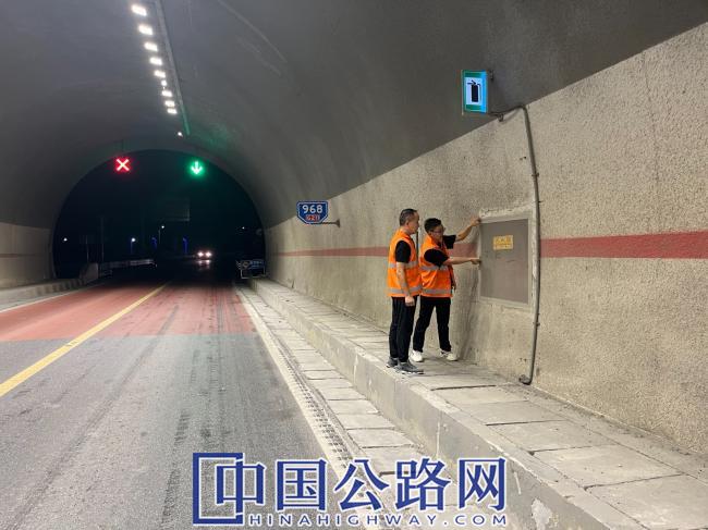 摄影月赛丨15-夜间巡查进行时（图）