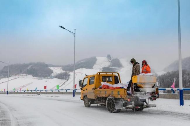 长路匠心｜高山雪路，他们踏雪开路——写给雪季的养路人（图）
