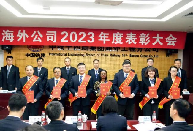 让友谊之花在丝路绽放（图）