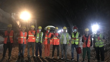 喜报|九绵高速LJ4合同段甘沟隧道全线贯通