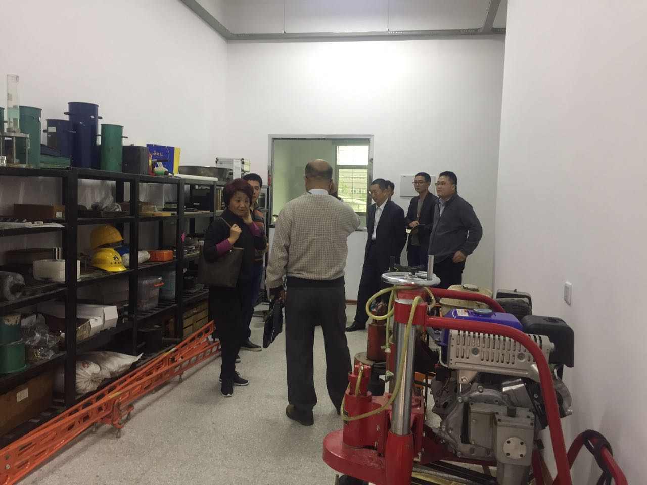 厦门市交通质监局总工余晓南一行莅临我司技术中心检查工作