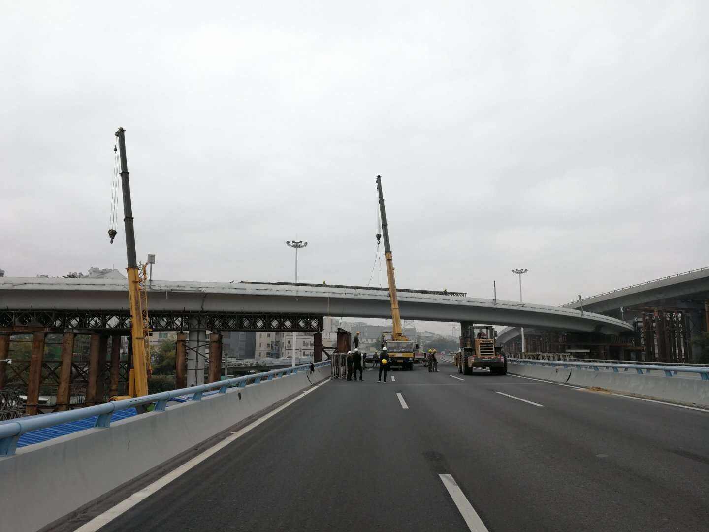 连日奋战开工 确保节后道路畅通