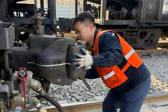 藏在塑料瓶里的温暖