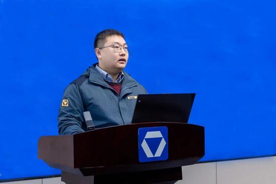 启新程 攀高峰 · 2026徐工道路营销工作会议聚势谋远，共