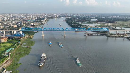 喜报！中铁大桥局再获2项火车头奖杯、火车头奖章