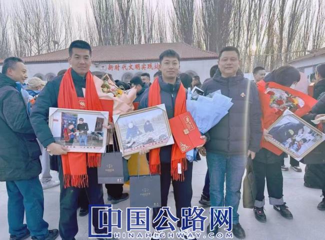 我在边疆路上种下时间（图）