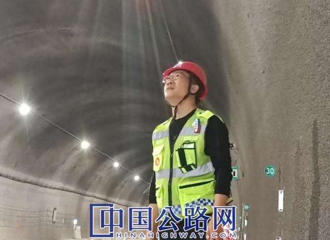 小白会客厅丨喻海亮：爱创新的高速公路养护工笔者（图）