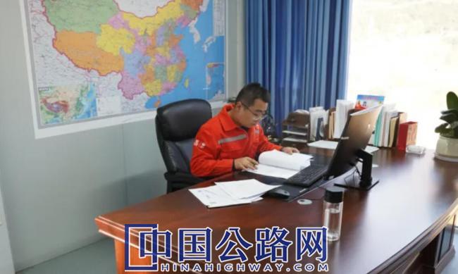 纸上得来终觉浅 绝知此事要躬行