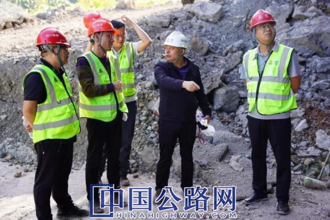 纸上得来终觉浅 绝知此事要躬行