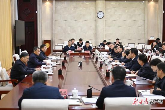 【时政聚焦】省政府就《政府工作报告（征求意见稿）》和“十五五