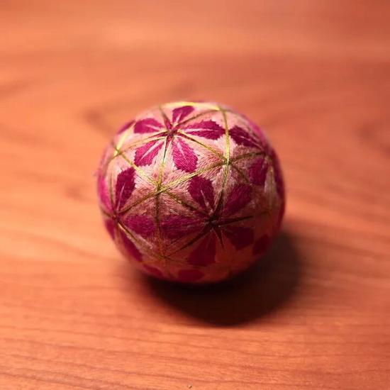 针丝藏古韵 指尖绣非遗