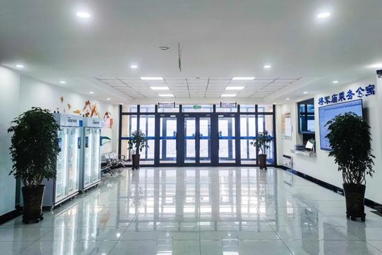 让跑车在外的职工睡好觉！这家行车公寓超智能