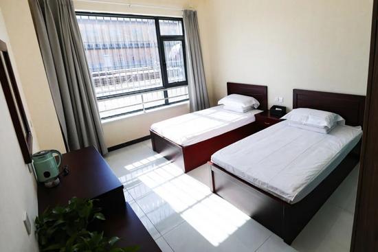 让跑车在外的职工睡好觉！这家行车公寓超智能