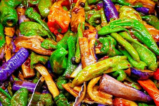 让跑车在外的职工睡好觉！这家行车公寓超智能