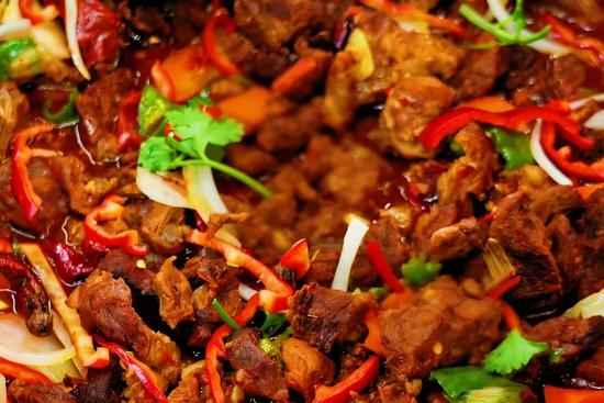 让跑车在外的职工睡好觉！这家行车公寓超智能