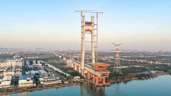 深江铁路洪奇沥公铁大桥主塔全部封顶！大湾区互联互通将再添关键支撑