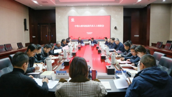 宜昌长江公铁大桥8号墩主塔承台完成首次混凝土浇筑