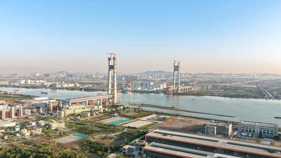 深江铁路洪奇沥公铁大桥主塔全部封顶！大湾区互联互通将再添关键