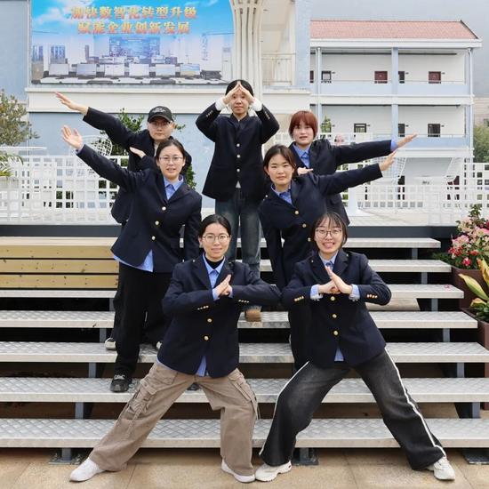 定岗不到半年,7名“00后”小姑娘屡屡获奖! 定岗不到半年,7名“00后”小姑娘屡屡获奖!