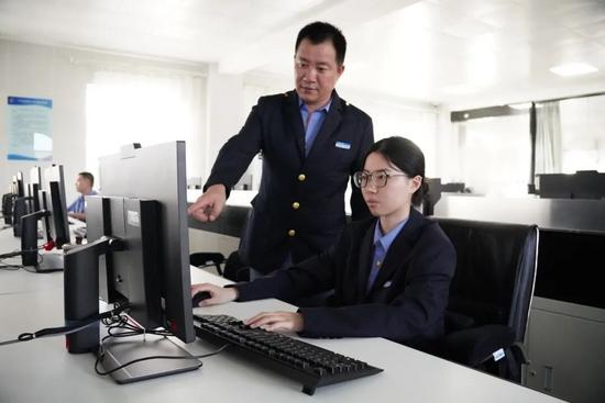 定岗不到半年,7名“00后”小姑娘屡屡获奖! 定岗不到半年,7名“00后”小姑娘屡屡获奖!