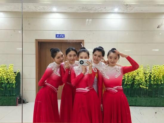 定岗不到半年,7名“00后”小姑娘屡屡获奖! 定岗不到半年,7名“00后”小姑娘屡屡获奖!