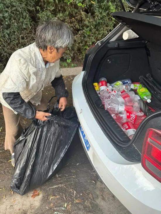 藏在塑料瓶里的温暖