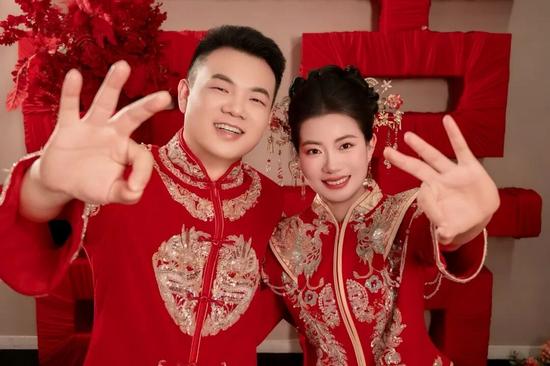 圆满“跨国恋”！这两名铁路人，回国结婚了｜火车·悦读