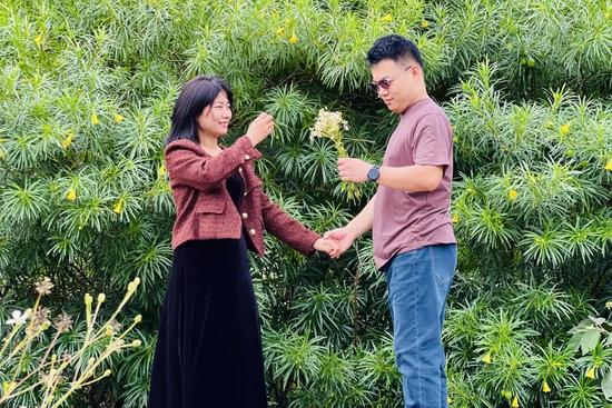 圆满“跨国恋”！这两名铁路人，回国结婚了｜火车·悦读