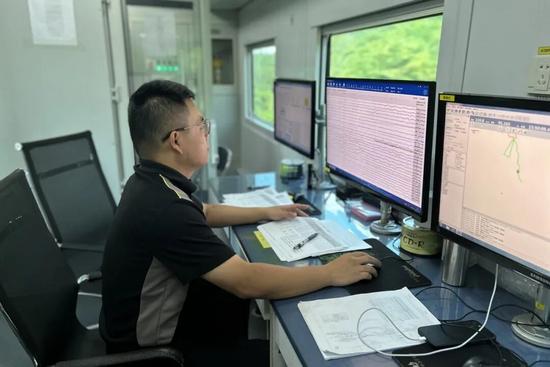 圆满“跨国恋”！这两名铁路人，回国结婚了｜火车·悦读